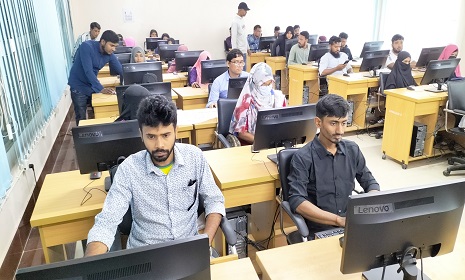 শিক্ষার মনোন্নয়ন ও দক্ষ মানব সম্পদ সৃষ্টিতে অবদান রাখছে বঙ্গবন্ধু কলেজ