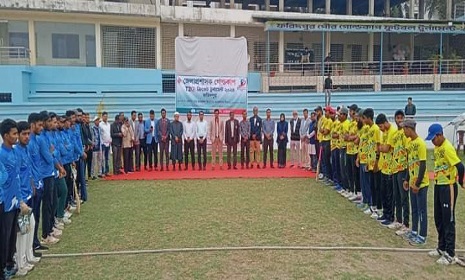 ফরিদপুরে জেলা প্রশাসক গোল্ডকাপ ক্রিকেট টুর্নামেন্ট শুরু