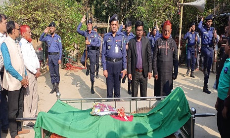 মহম্মদপুরে বীর মুক্তিযোদ্ধার পূর্ণ রাষ্ট্রীয় মর্যাদায় গার্ড অফ অনার প্রদান