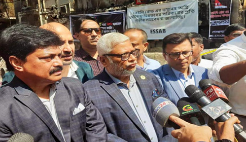 কেন প্রতিষ্ঠান বন্ধ করলেন না, প্রশ্ন দোকান মালিক সমিতির