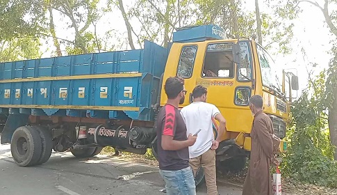 গোপালগঞ্জে ট্রাকের সঙ্গে সংঘর্ষে নসিমন চালক নিহত