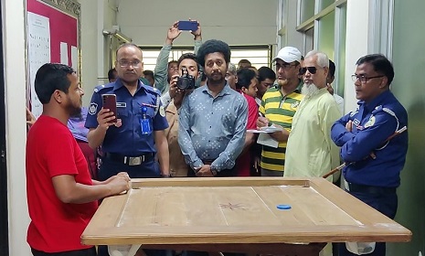 বরগুনায় সাংবাদিক মাসউদ হত্যা ঘটনাস্থল পরিদর্শন করলেন এসপি
