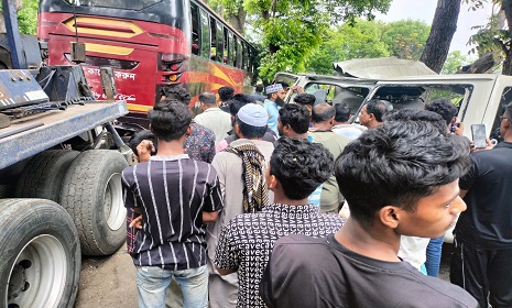 মুকসুদপুরে বাস ও মাইক্রোবাসের সংঘর্ষে নিহত ৫, আহত ৩