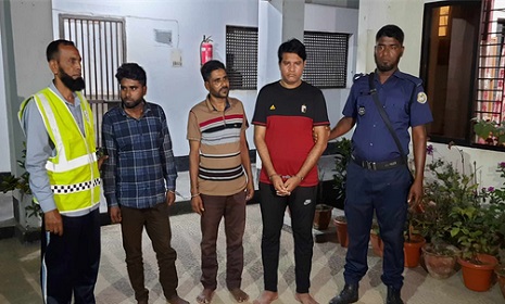 পটুয়াখালীতে ভূয়া সচিবসহ ৩ প্রতারক আটক