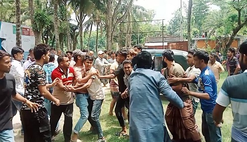 ফরিদগঞ্জে ভিজিএফ চাল বিতরণকালে দুই পক্ষের সংঘর্ষ
