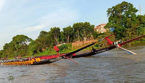 ২২ বছর পর সাতক্ষীরা সীমান্তে নৌকাবাইচ