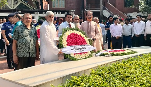 মুজিবনগর দিবসে জাতির পিতার সমাধিতে মানুষের স্রোত