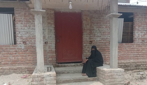 সালথায় স্ত্রীর স্বীকৃতির দাবিতে নববধূর অনশন, স্বামী পলাতক