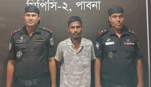 গৃহবধূকে কুপিয়ে হত্যা চেষ্টা মামলার পলাতক আসামি আশিক গ্রেফতার