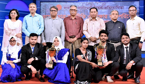 ‘ছাত্ররাজনীতি লাভজনক পেশায় পরিণত হয়েছে’