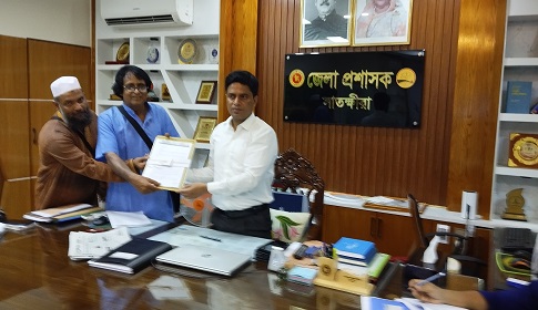 সাতক্ষীরায় বেসিক ট্রেড স্কীল ডেভেলপমেন্ট ফোরামের মানববন্ধন ও স্মারকলিপি পেশ