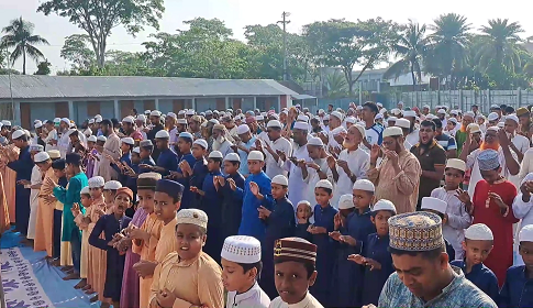 বাগেরহাটের দুই উপজেলায় বৃষ্টির জন্য ইসতিসকার নামাজ আদায়