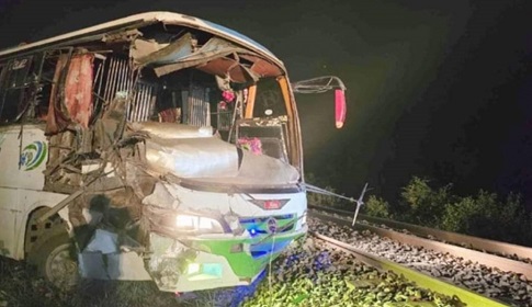 পুলিশের তাৎক্ষণিক তৎপরতায় বেঁচে গেল ট্রেনের হাজারো যাত্রী