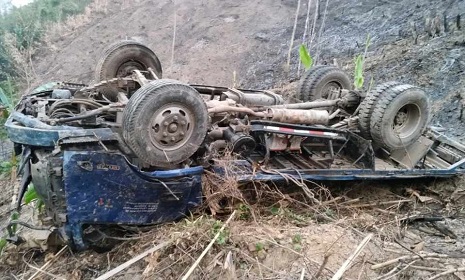সাজেকে ডাম্পট্রাক খাদে পড়ে ৬ শ্রমিক নিহত, আহত ১৩
