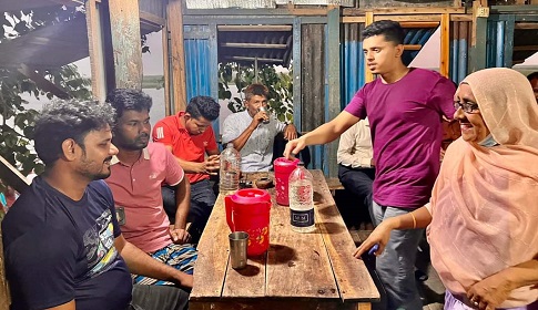 শ্রীনগরে ভাইস চেয়ারম্যান প্রার্থী ফিরুজা বেগমের গণসংযোগ অব্যাহত