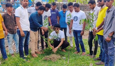 বরগুনায় ছাত্রলীগের বৃক্ষরোপণ ও চারা বিতরণ কর্মসূচি