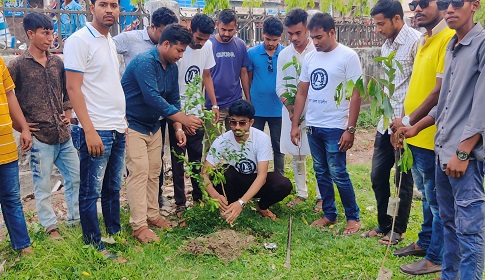 বরগুনায় ছাত্রলীগের বৃক্ষরোপণ ও চারা বিতরণ কর্মসূচি