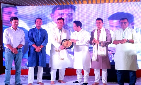 সরোদ শিল্পী ওস্তাদ সিরাজ আলী খানকে 'নাগরিক সংবর্ধনা' প্রদান