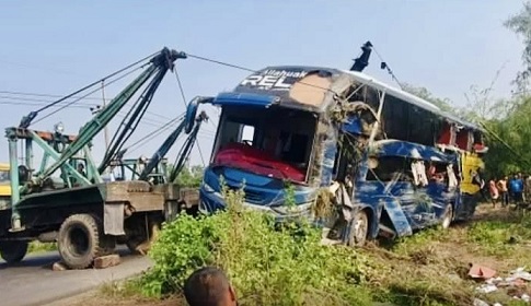 চৌদ্দগ্রামে বাস খাদে পড়ে নিহত ৫, আহত ১৫