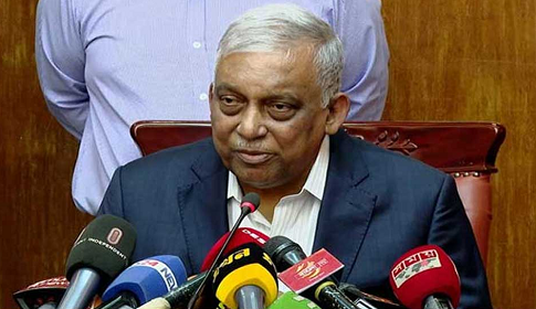 সাবেক সেনাপ্রধানের ওপর নিষেধাজ্ঞা নিয়ে যা বললেন স্বরাষ্ট্রমন্ত্রী