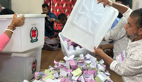 দ্বিতীয় ধাপে ভোটগ্রহণ শেষে চলছে গণনা