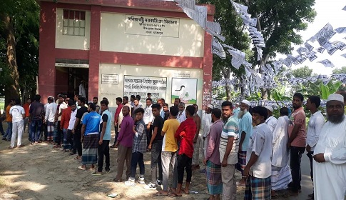 সালথা উপজেলায় শান্তিপূর্ণ ভোটগ্রহণ