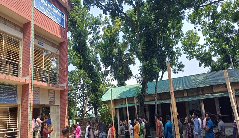 চাঁদপুরে উত্তাপের মাঠে নিরুত্তাপ ভোট