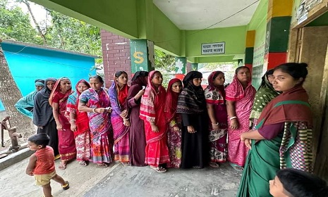 বোয়ালমারি ও আলফাডাঙ্গায় ভোট গ্রহণ চলছে