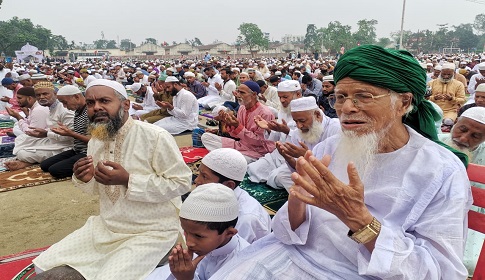 দিনাজপুরে ৩ লাখ মুসল্লির সমাগমে সর্ববৃহৎ ঈদ জামাত