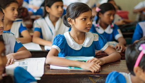 শিক্ষাপ্রতিষ্ঠানে কমতে পারে চলমান ছুটি