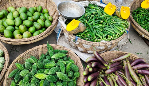 ঈদের দ্বিতীয় দিনে নিত্যপণ্যের বাজার চড়া