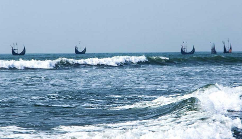 সমুদ্র বন্দরে ৩ নম্বর সতর্ক সংকেত