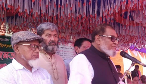 ‘সব মুক্তিযোদ্ধার কবর একই ডিজাইনের হবে’