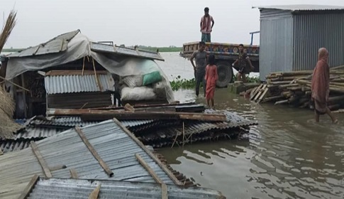 গাইবান্ধায় লক্ষাধিক মানুষ পানিবন্দী