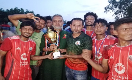 বিশৃংখলা এড়াতে তৃতীয় মাঠে বঙ্গবন্ধু জাতীয় গোল্ডকাপ ফুটবলের চূূড়ান্ত খেলা