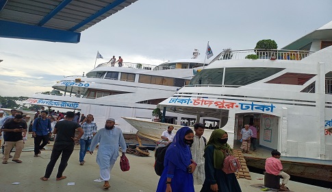 ঢাকা-চাঁদপুর লঞ্চ : মুহূর্তেই ১৯০ টাকার ভাড়া ৫০ টাকা