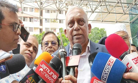 ‘শিক্ষার্থীদের ভুল পথে নেওয়া হচ্ছে’