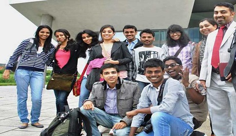 বহিস্কারের খবরে যুক্তরাষ্ট্রের বৈধ অভিবাসীদের আড়াই লাখ সন্তান চিন্তিত
