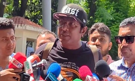 কোটা আন্দোলন ইস্যুতে ডিবি কার্যালয়ে মারজুক রাসেল