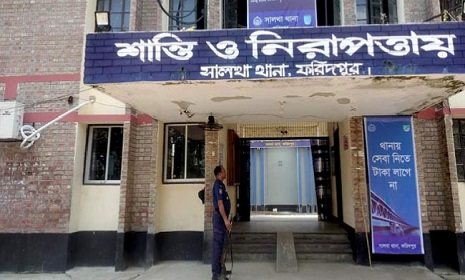 সালথায় অটোরিক্সা চাপায় শিশু নিহত