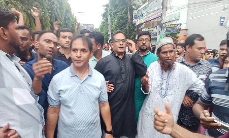 আওয়ামীলীগ ও আন্দোলনকারীদের পাল্টাপাল্টি কর্মসূচিতে উত্তপ্ত রাজবাড়ী
