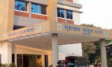 নোয়াখালীতে সুধারাম থানায় গুলির অভিযোগ