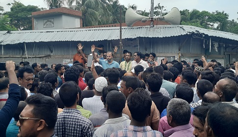 বাগেরহাটে সংখ্যালঘুদের সুরক্ষায় বিএনপির পাহারা 