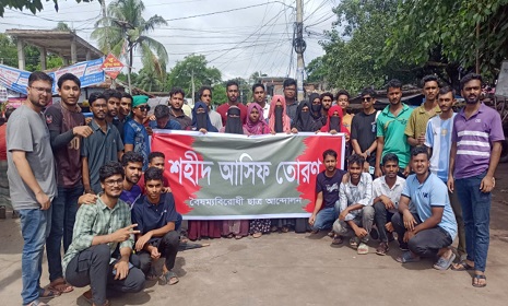 সাতক্ষীরায় সন্ত্রাস প্রতিরোধে পাড়ায় পাড়ায় রাত জেগে পাহারা