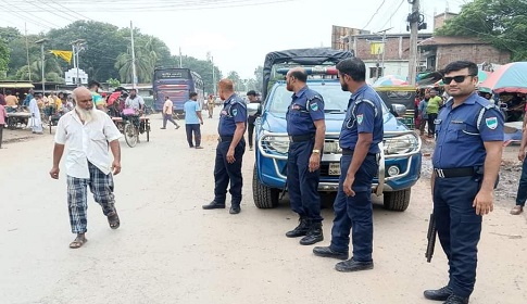 নড়াইলে পুলিশের কার্যক্রম শুরু 