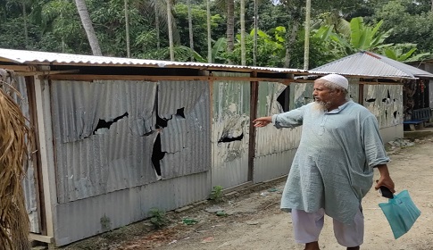 নড়াইলে ব্যবসায়ীর জমি জবরদখলের অভিযোগ