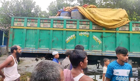 ফুলপুরে ছিনতাই হওয়া সয়াবিন তেলের ট্রাক আটক