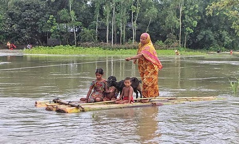বন্যায় নিরাপদ ও সতর্ক থাকবেন যেভাবে