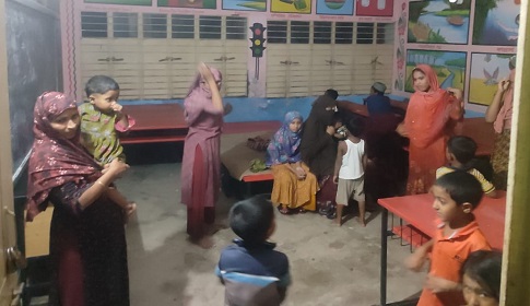 ঠাঁই নেই আশ্রয়কেন্দ্রে, পানিবন্দি ২১ লাখ মানুষ