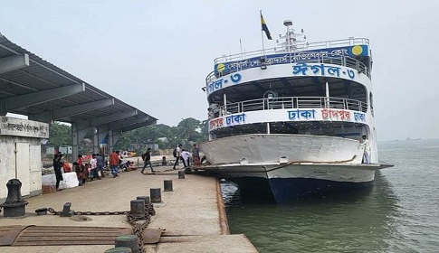 ঢাকা-চাঁদপুর নৌরূটে লঞ্চ মালিকদের দৌরাত্মের শেষ কোথায়?